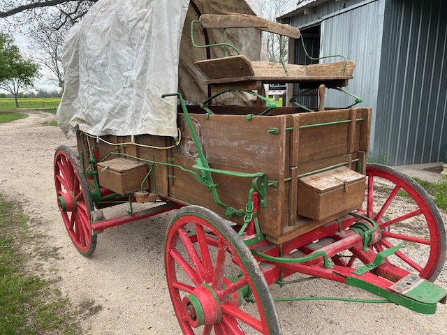 CHUCK WAGON WITH RUBBER TIRES